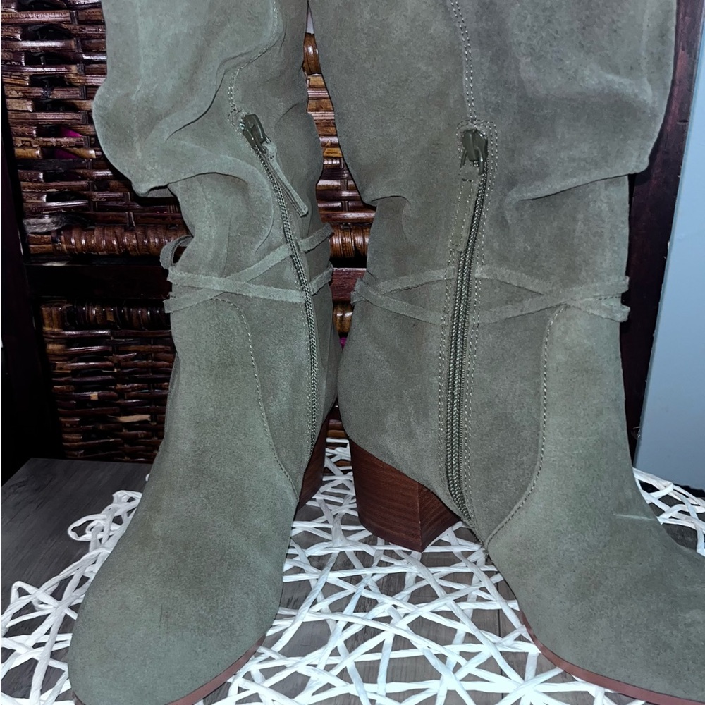 Green Heeled Boots with Suede Texture
